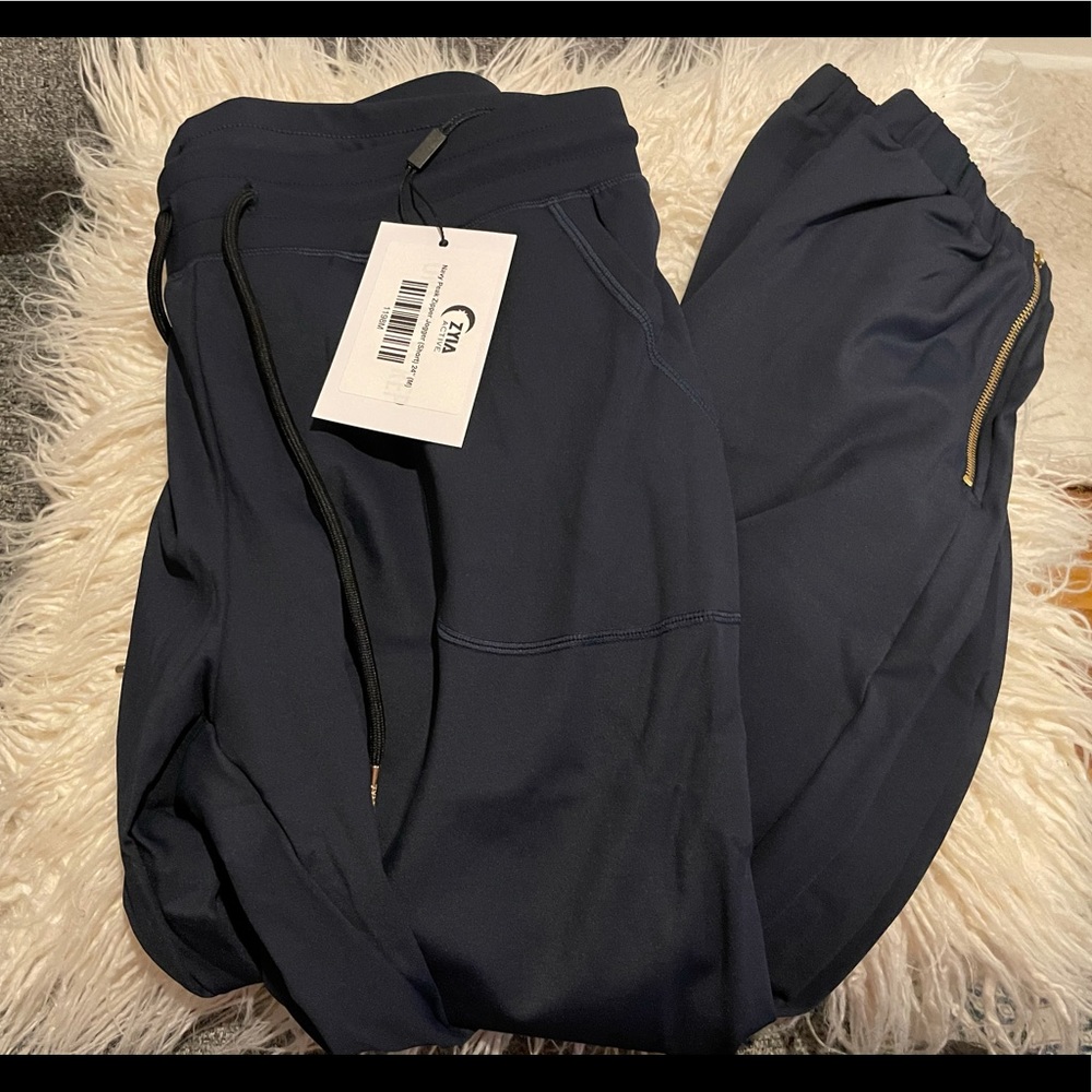 Navy peak zipper jogger (short)